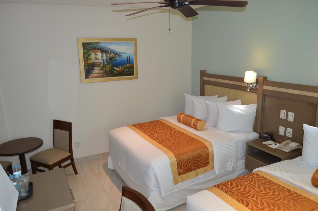 Hotel Villa Magna Poza Rica 外观 照片