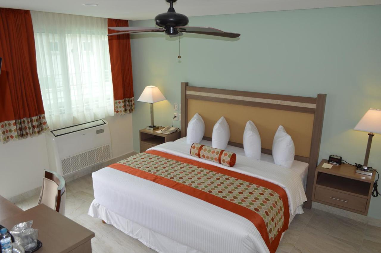 Hotel Villa Magna Poza Rica 外观 照片