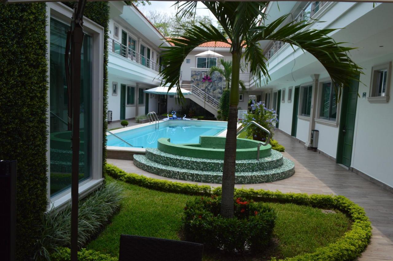 Hotel Villa Magna Poza Rica 外观 照片